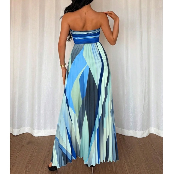 Boho Multicolor Strapless Pleated Stretchy Waist maxi Dress - Picture 3 of 5